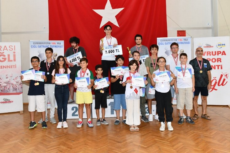 Çiğli’de Satranç Turnuvasında ödüller